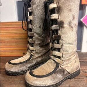 Like New Natural Tall Seal Fur Lace Up Boots Womens Size 40 (9.5-10) Slight Heel